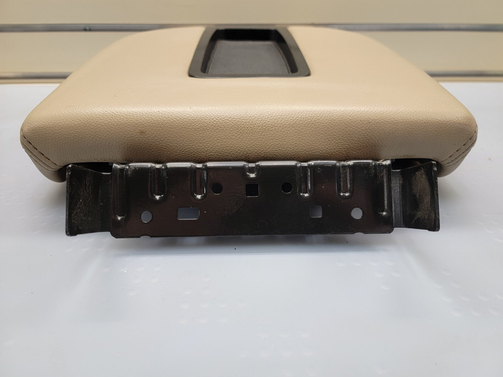 🔥07-13 Chevy Tahoe, Suburban, Yukon Leather Console Lid Armrest Cover TAN JS5
