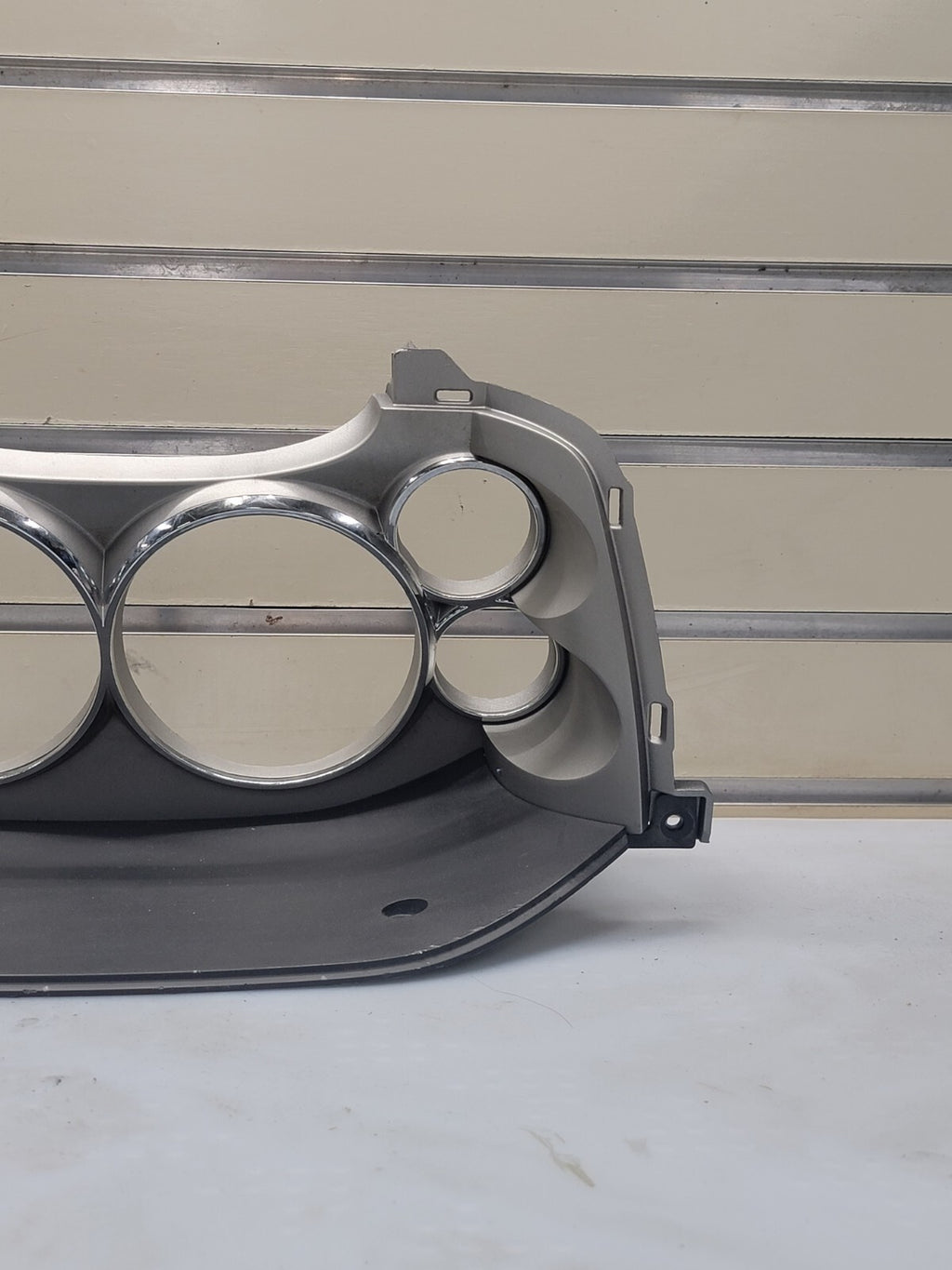 07-13 CHEVY SILVERADO DASH SPEEDOMETER INSTRUMENT GAUGE CLUSTER BEZEL TRIM B C21