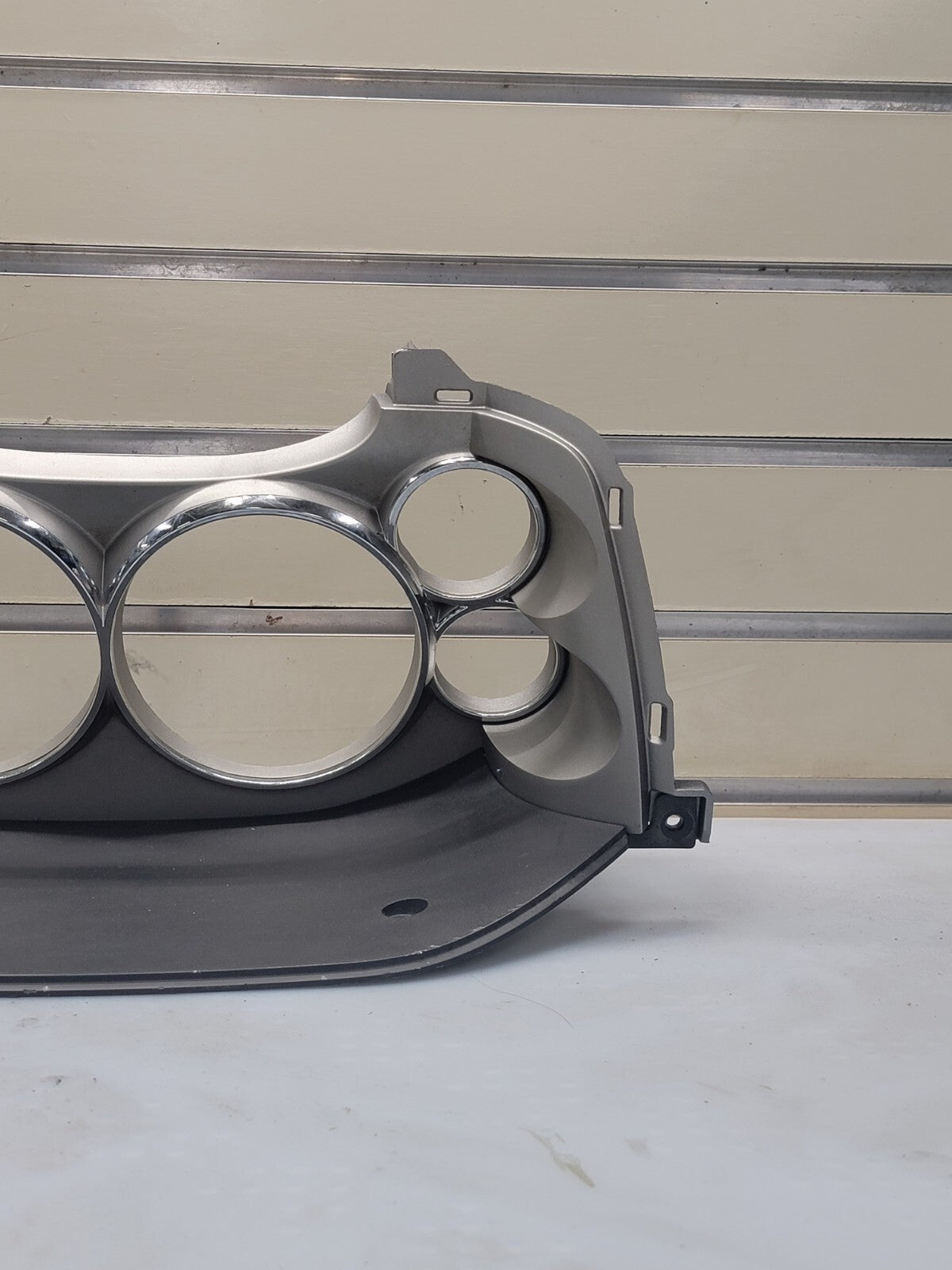 07-13 CHEVY SILVERADO DASH SPEEDOMETER INSTRUMENT GAUGE CLUSTER BEZEL TRIM B C21