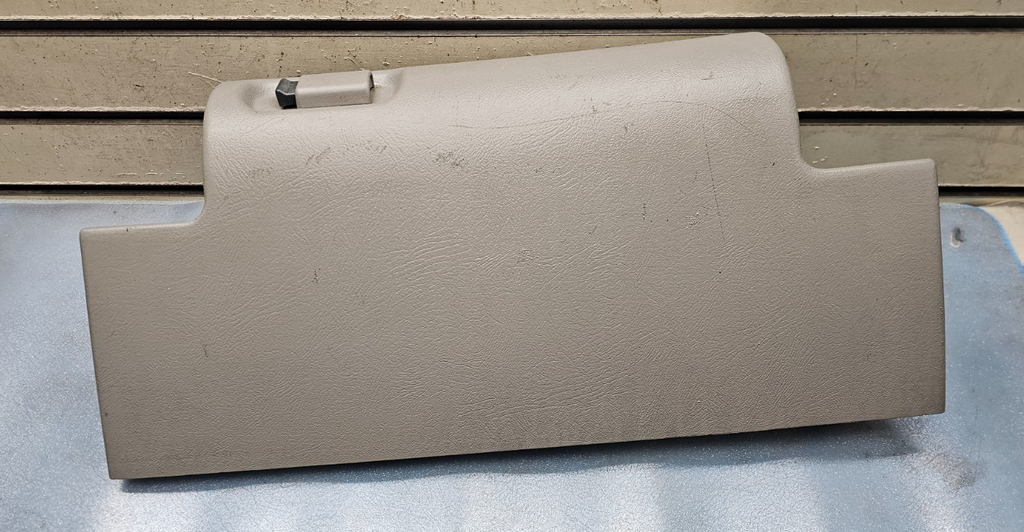 95-99 CHEVY GMC TRUCK SILVERADOC/K Glove Box Storage Compartment Assembly TAN