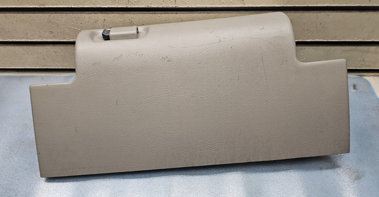 95-99 CHEVY GMC TRUCK SILVERADOC/K Glove Box Storage Compartment Assembly TAN