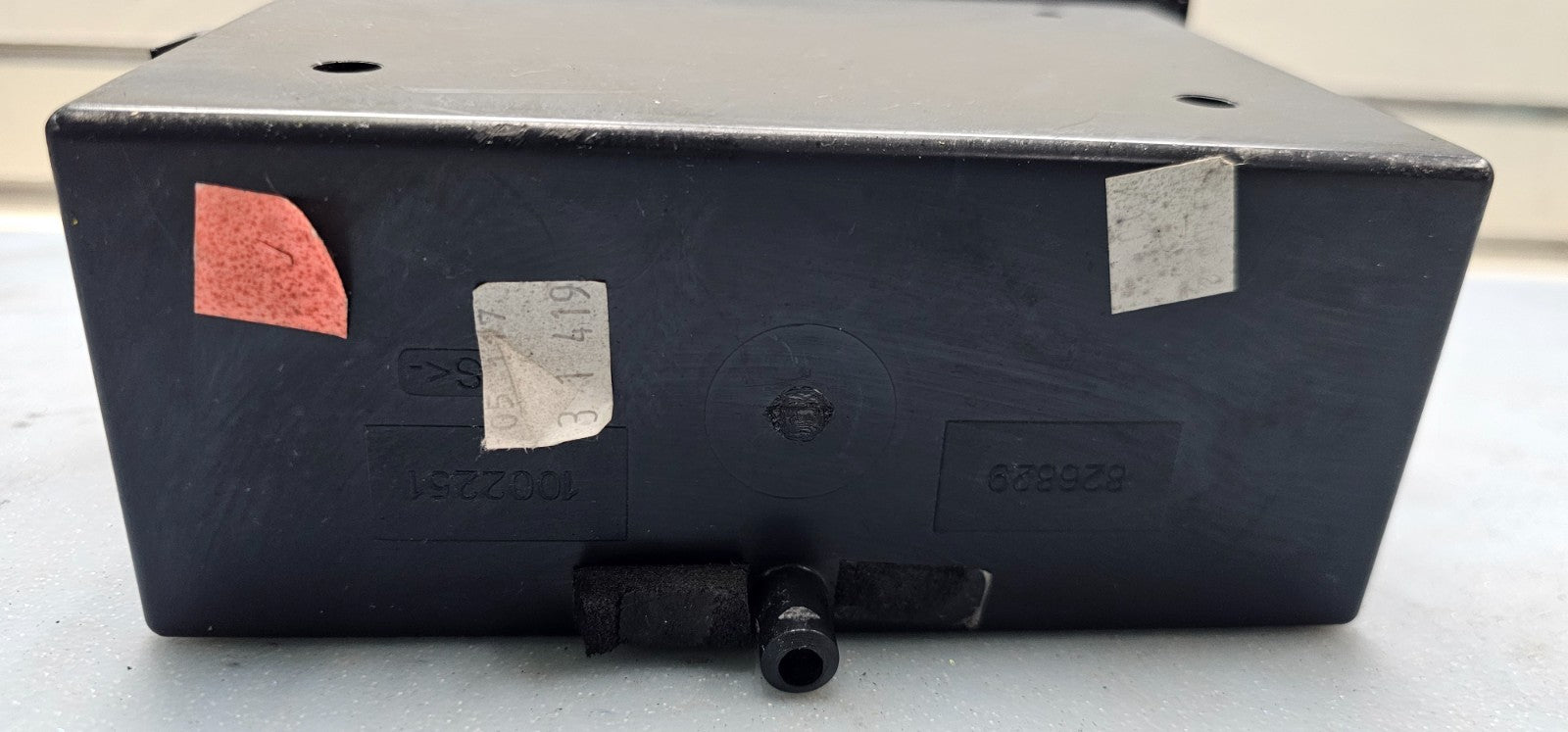 🔥04-08 Pontiac Grand Prix Center Dash Lower Tray Storage Box Inert Black OEM