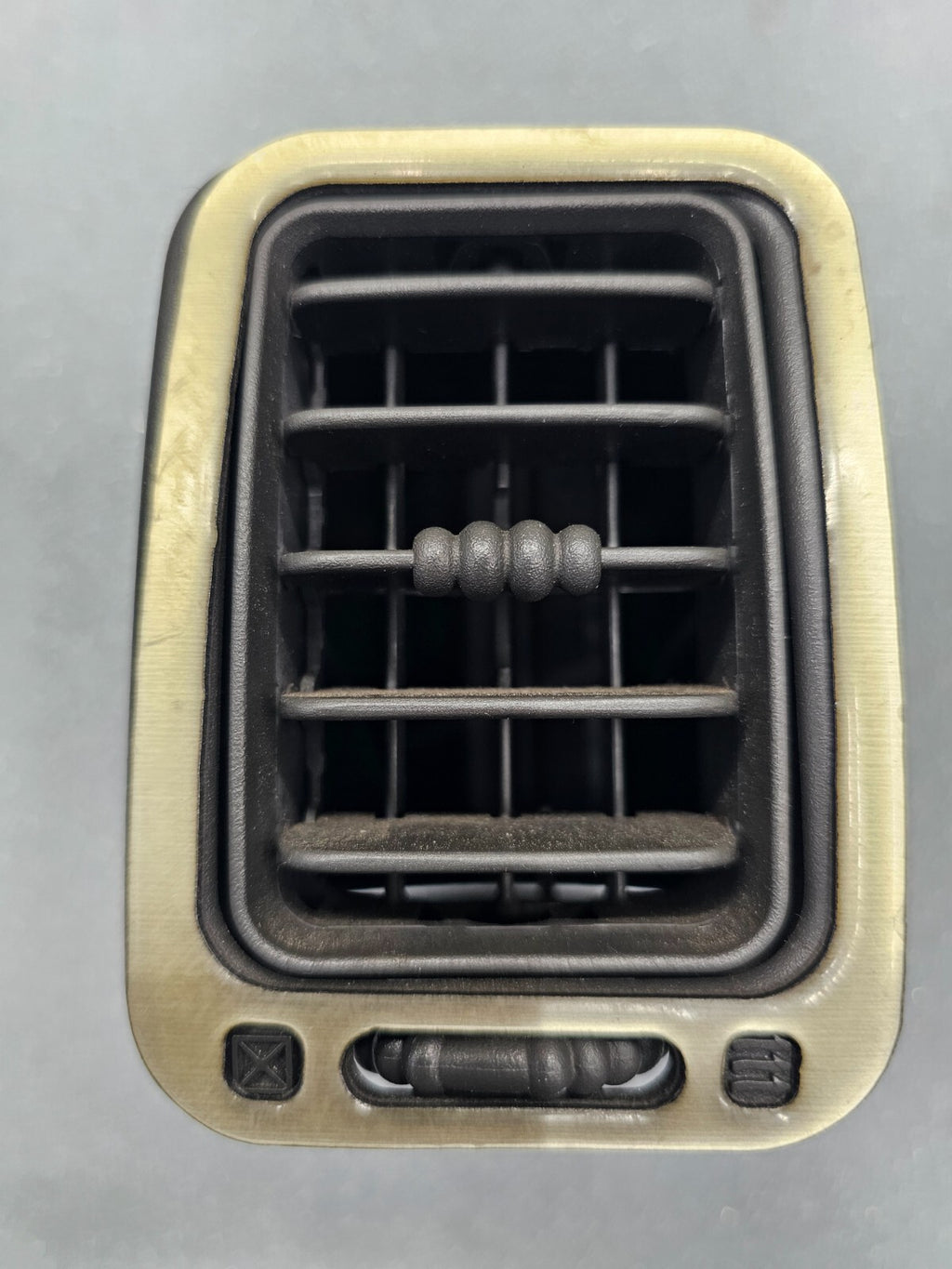 🔥99-06 Silverado Tahoe Dash Air Vent Heater Climate Temperature Left GOLD OEM