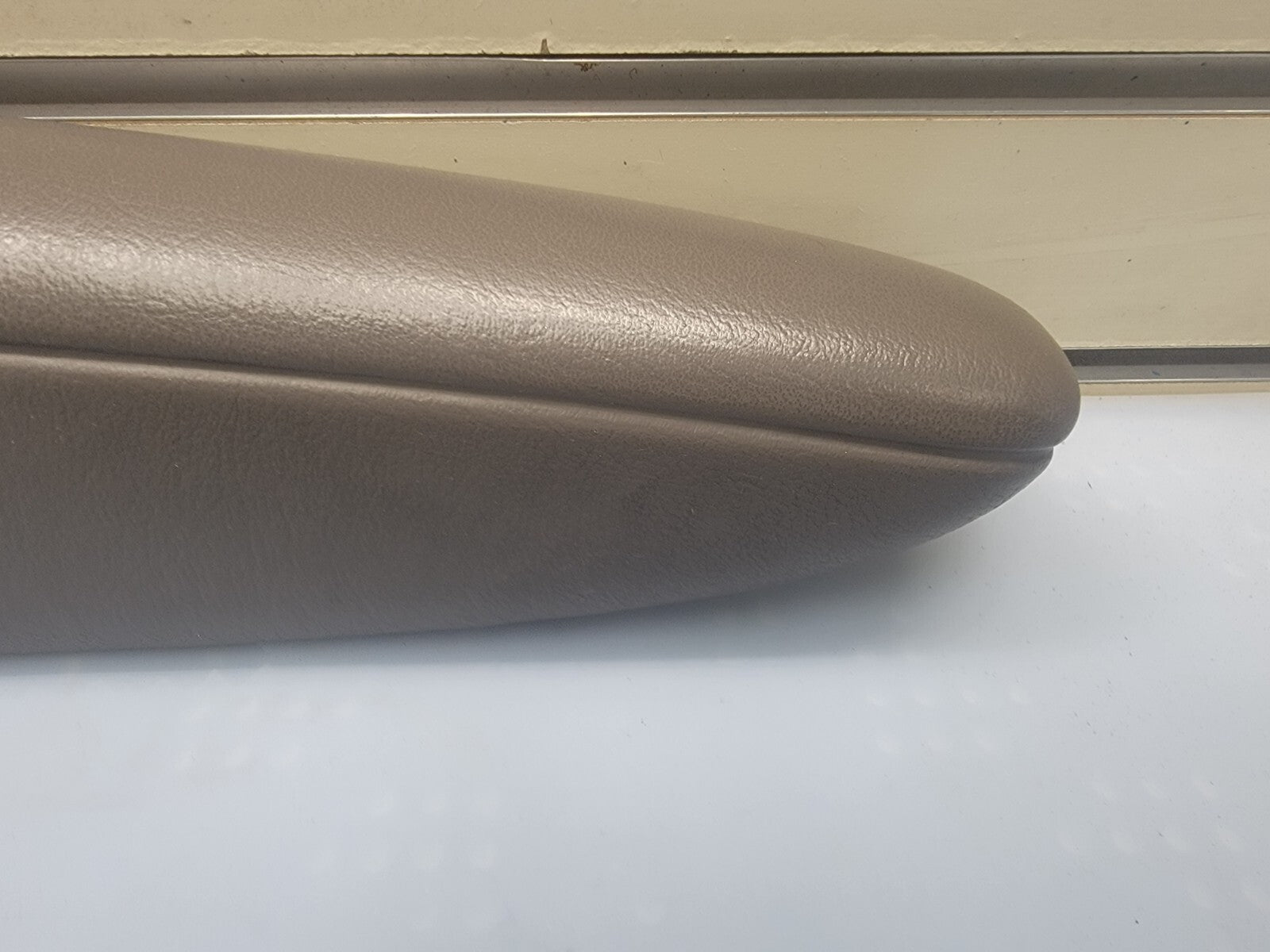 🔥01-07 Dodge Caravan Voyager Town &Country Front PASSENGER Arm Rest Gray OEM