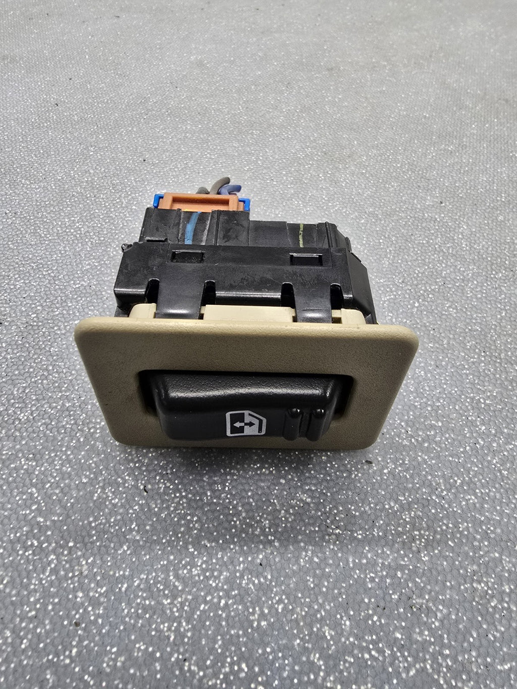 99-02 Chevy Silverado SIERRA Power Window Switch REAR Left or Right Side TAN WS3
