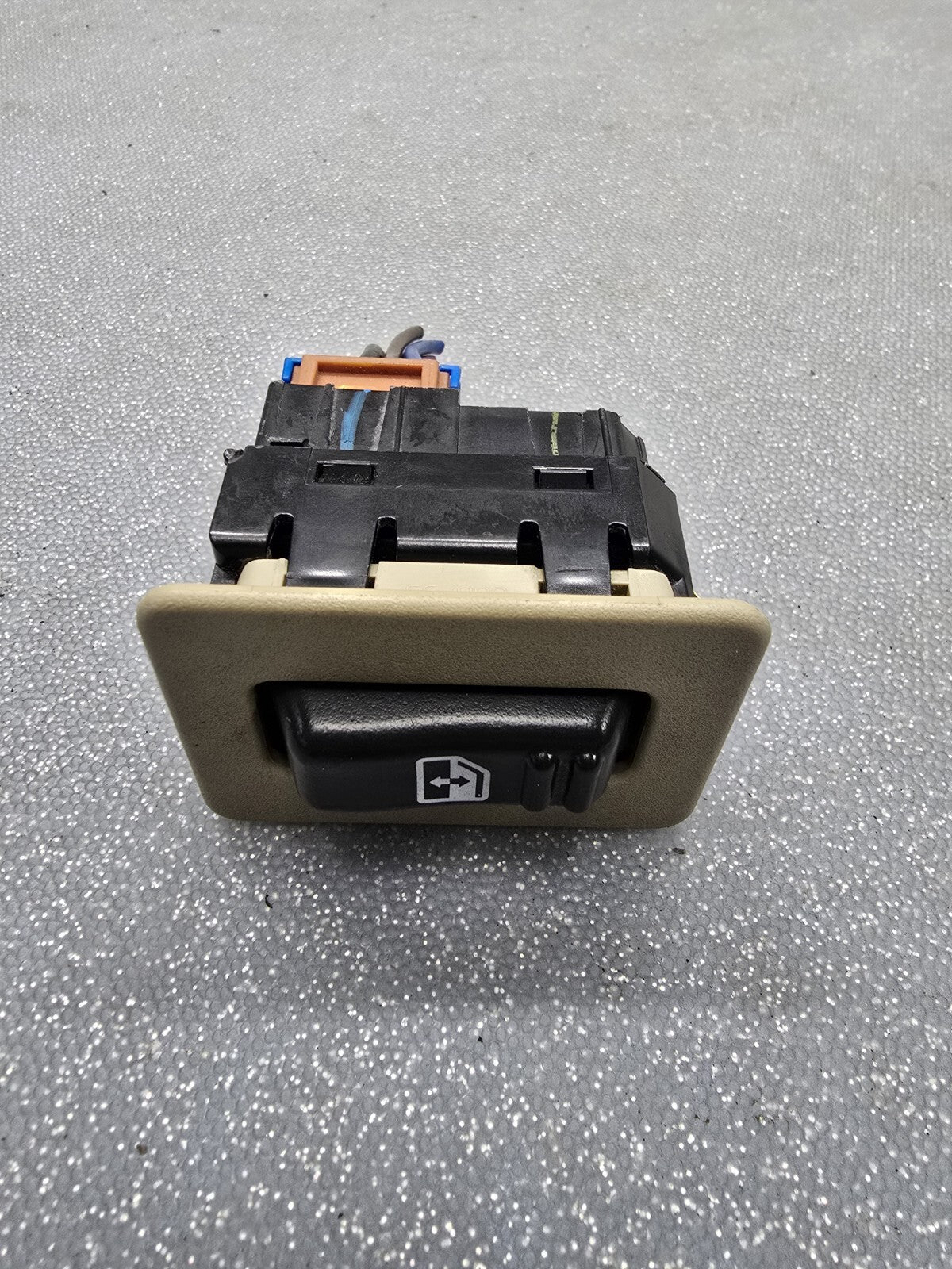 99-02 Chevy Silverado SIERRA Power Window Switch REAR Left or Right Side TAN WS3
