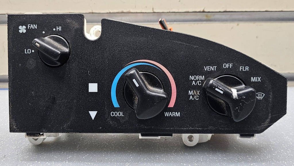 97-03 Ford Econoline E150 Dash AC Heater Temperature Climate Control Conditioner