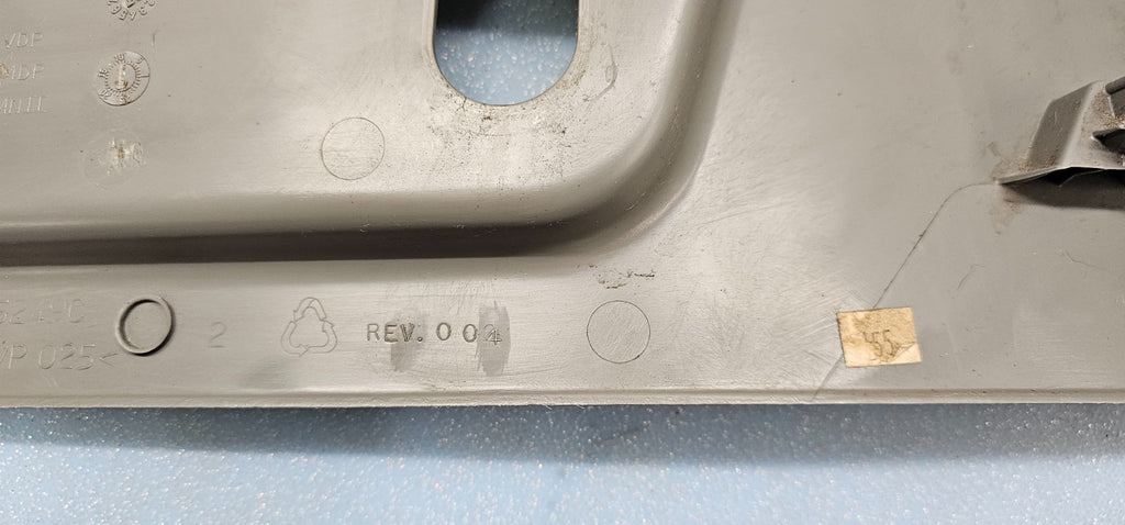 🔥03-07 Silverado Sierra Front RIGHT Passenger Seat Track Cover Trim Bezel GRAY