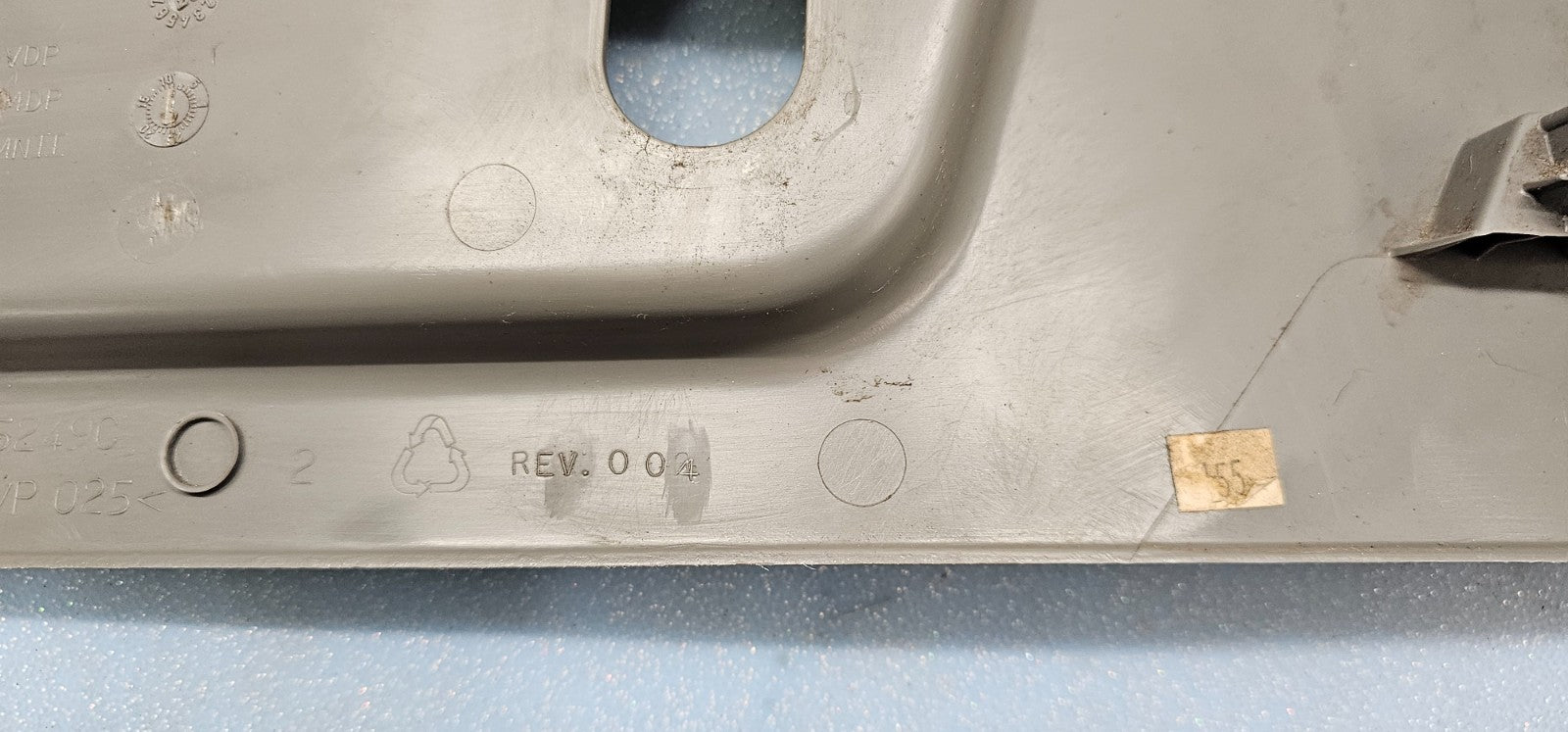 🔥03-07 Silverado Sierra Front RIGHT Passenger Seat Track Cover Trim Bezel GRAY