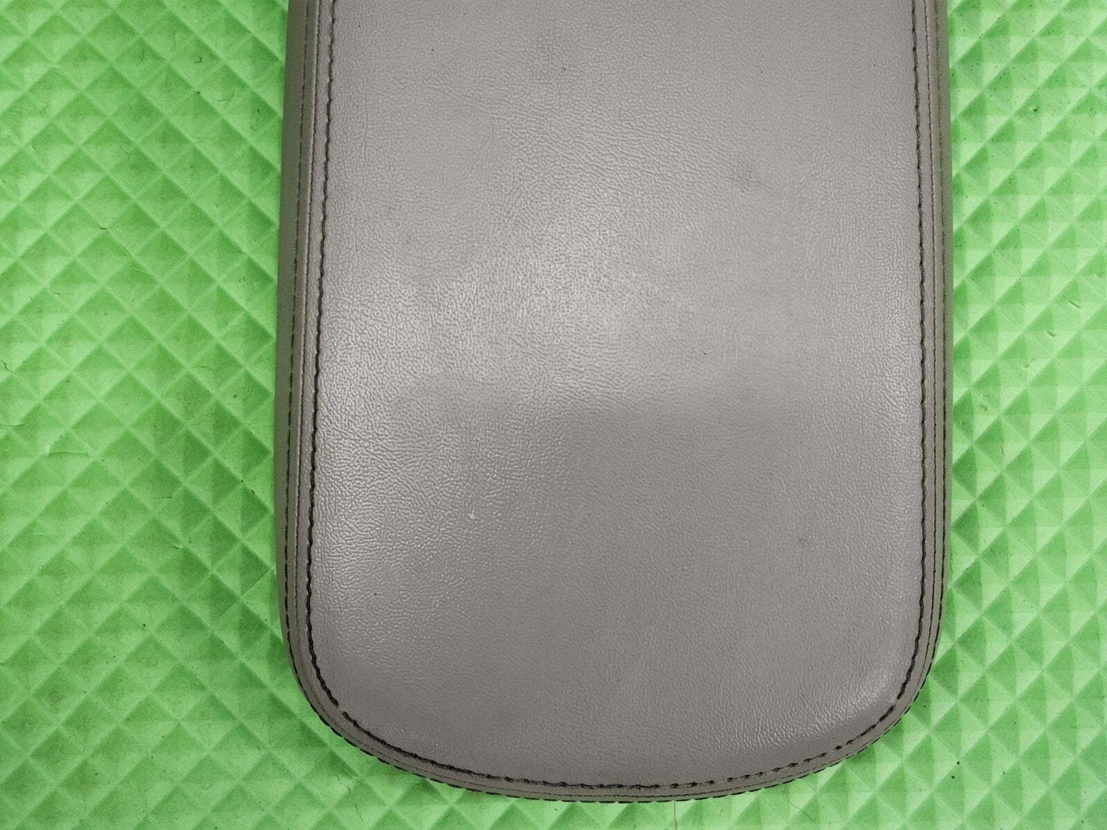 🔥2011-2014 CHRYSLER 200 DODGE AVENGER CENTER CONSOLE LID ARM REST TAN