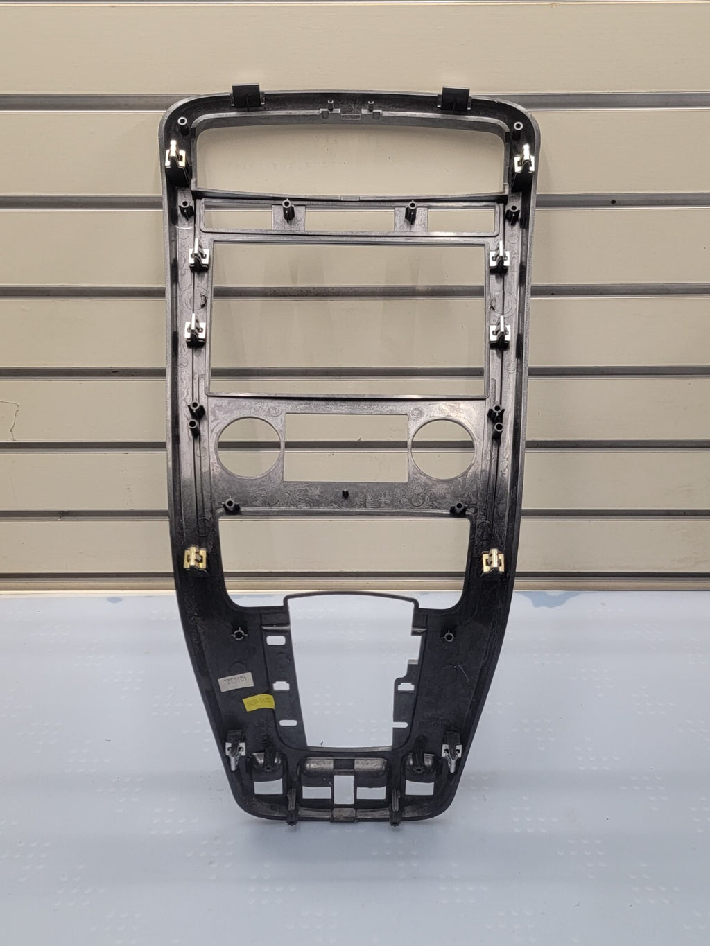 07-09 Chevrolet Equinox Center Dash Radio Climate Bezel Surround Trim silver