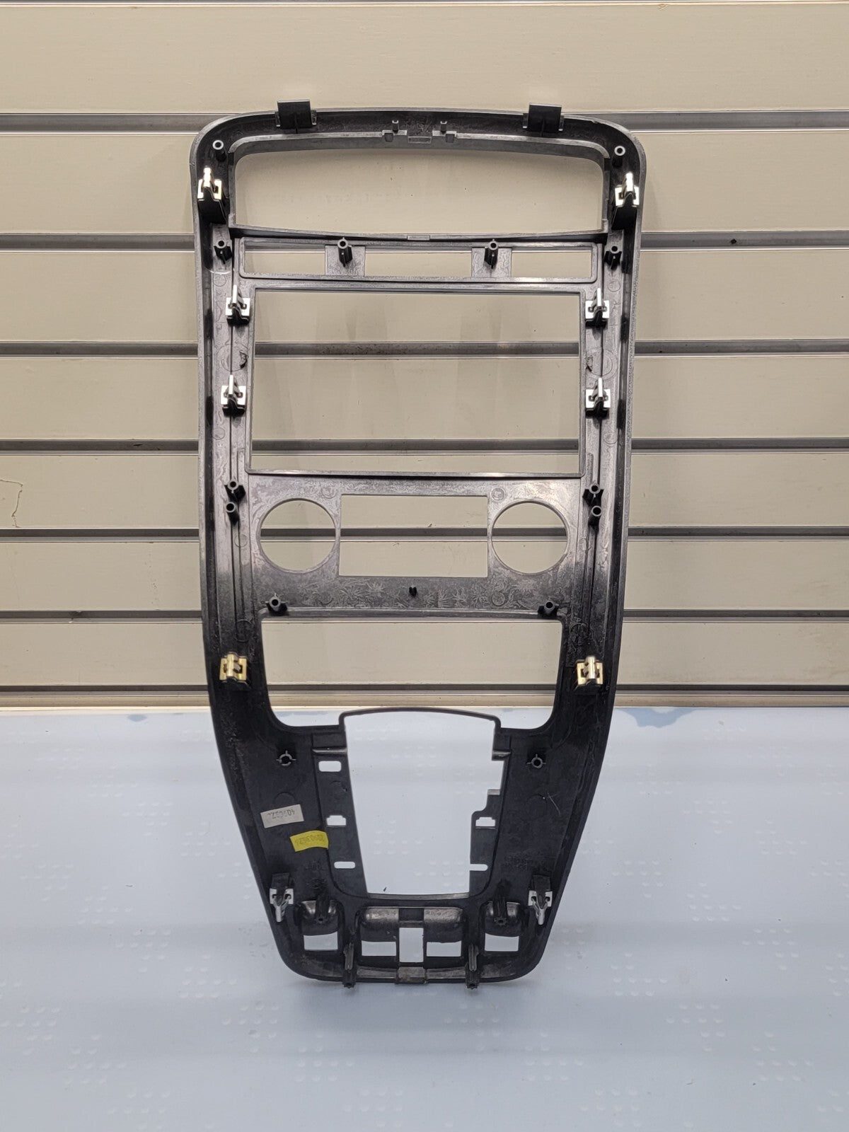 07-09 Chevrolet Equinox Center Dash Radio Climate Bezel Surround Trim silver