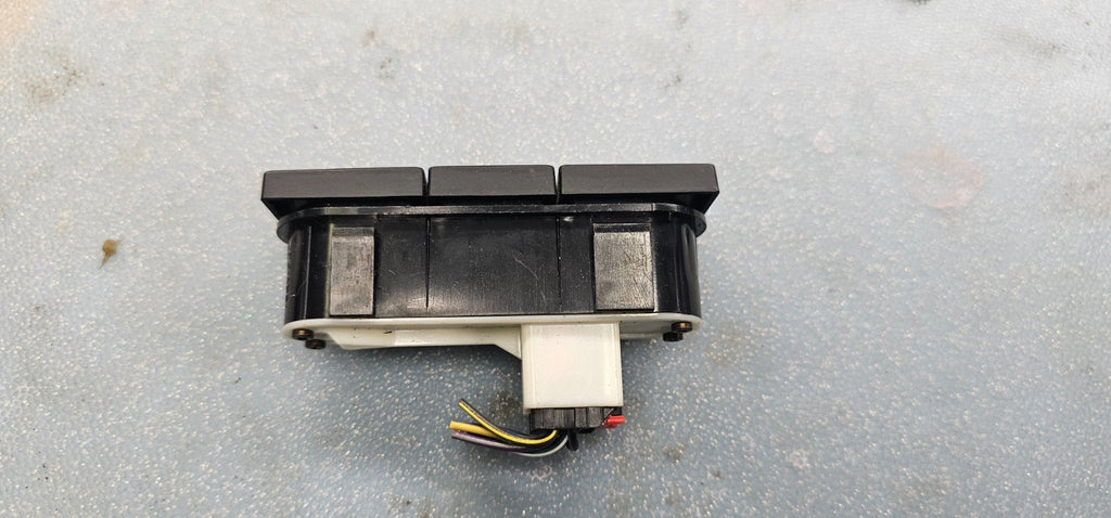 🔥06-09 FUSION MERCURY MILAN CENTER DASH HAZARD BUTTON SWITCH PASS RADIO BEZEL