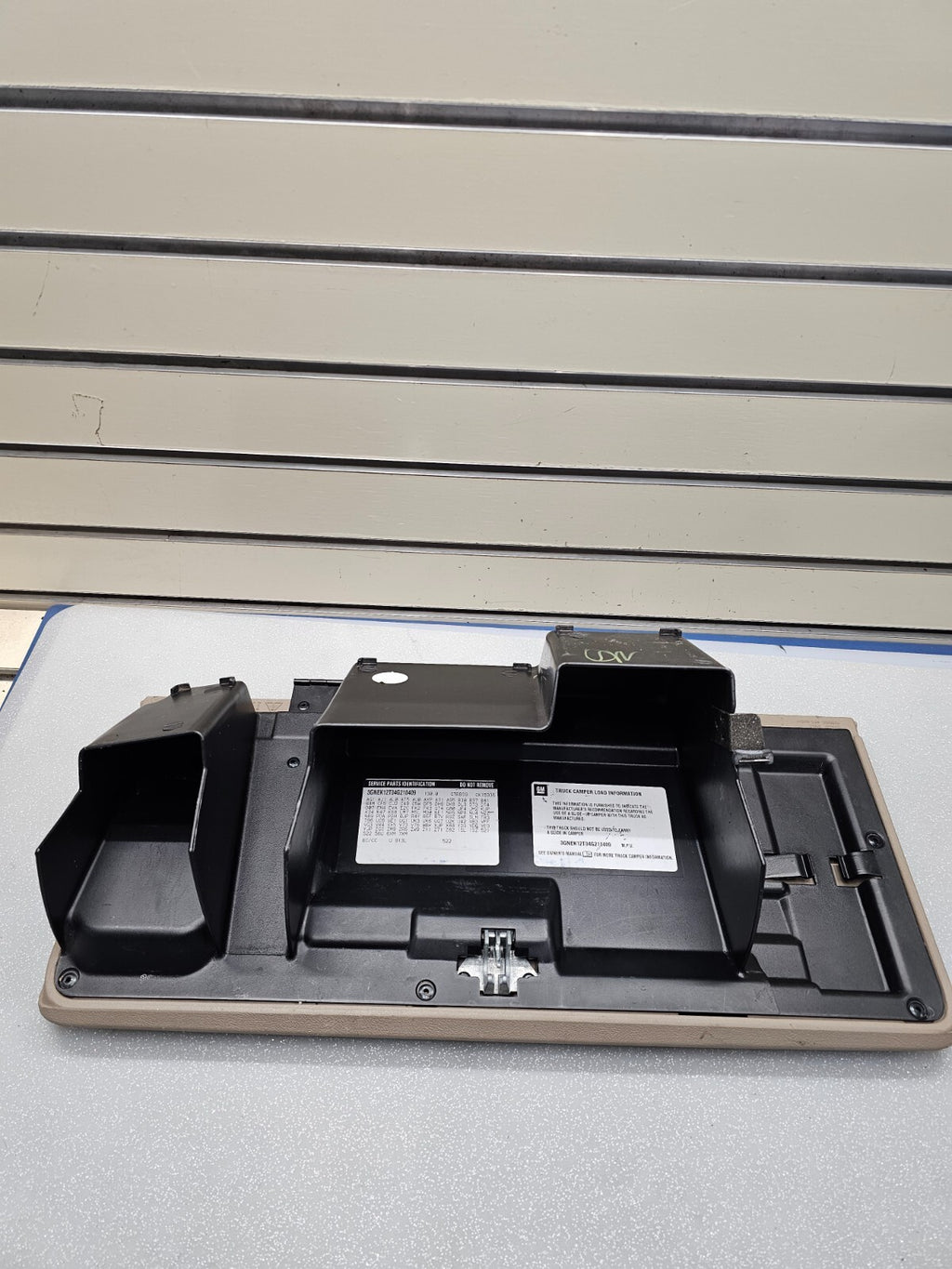 🔥99-06 Chevy SILVERADO SIERRA Dash GLOVE BOX Storage Compartment Door TAN G3