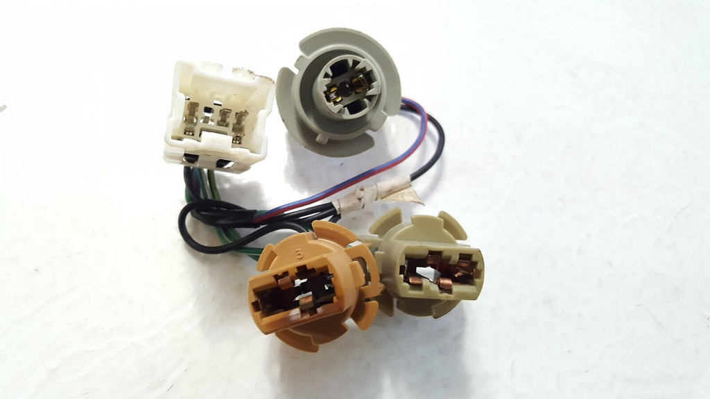 🔥2000-2001 Nissan Maxima Wiring harness Tail light Lamp Break Light Assembly