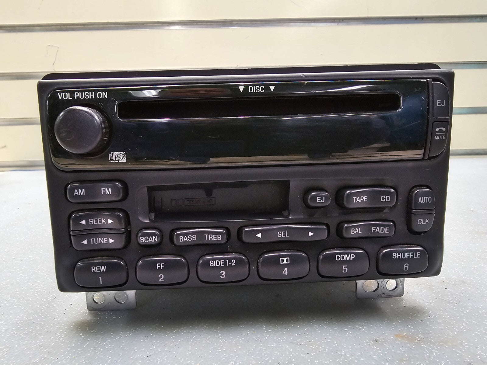 🔥2001 - 2005 Ford Lincoln Mercury OEM AM FM Radio Single CD Player Receiver
