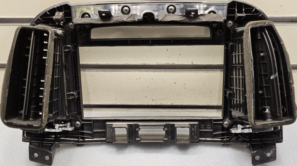 07-12 Santa Fe Dash AM FM Radio Stereo Audio Bezel Climate Trim Panel Black B53