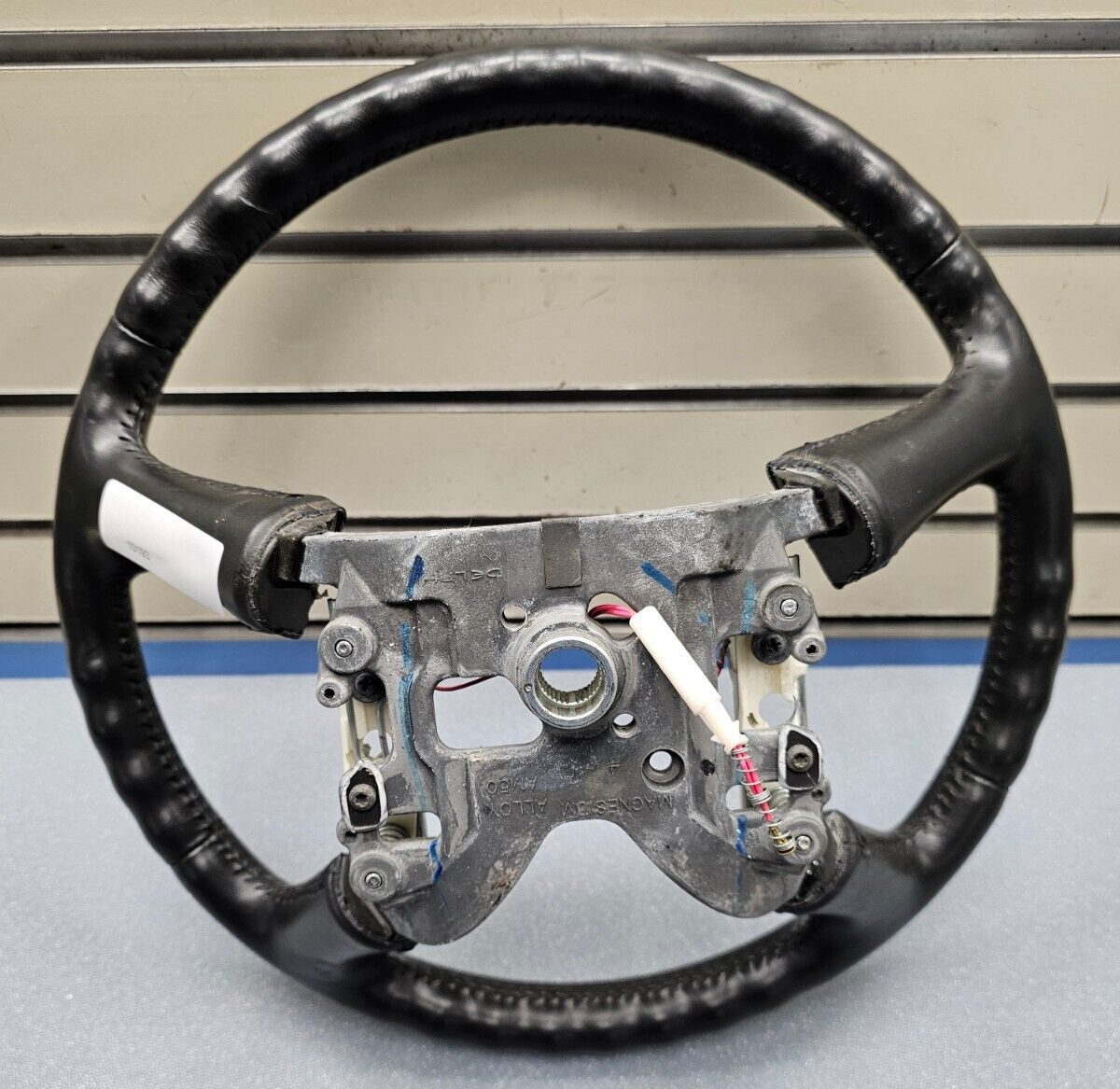 99-02 Chevy Silverado Tahoe Suburban Blazer SONOMA Steering Wheel Leather black