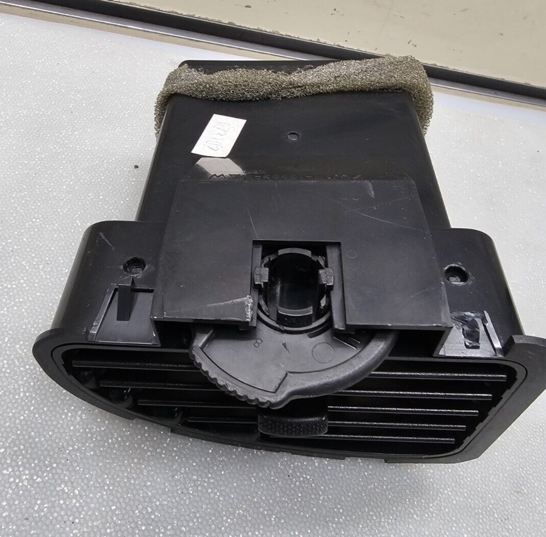 2003-2011 Lincoln Town Car Dash Right Passenger A/C Heater Air Vent Temperature