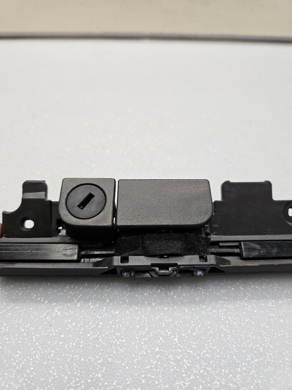 05-12 Nissan Pathfinder 05-19 Frontier Xterra Glove Box Latch Handle Compartment