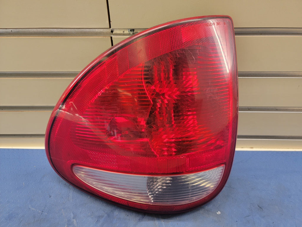 🔥2004-2007 Dodge Caravan RIGHT Tail Light Fits  OEM
