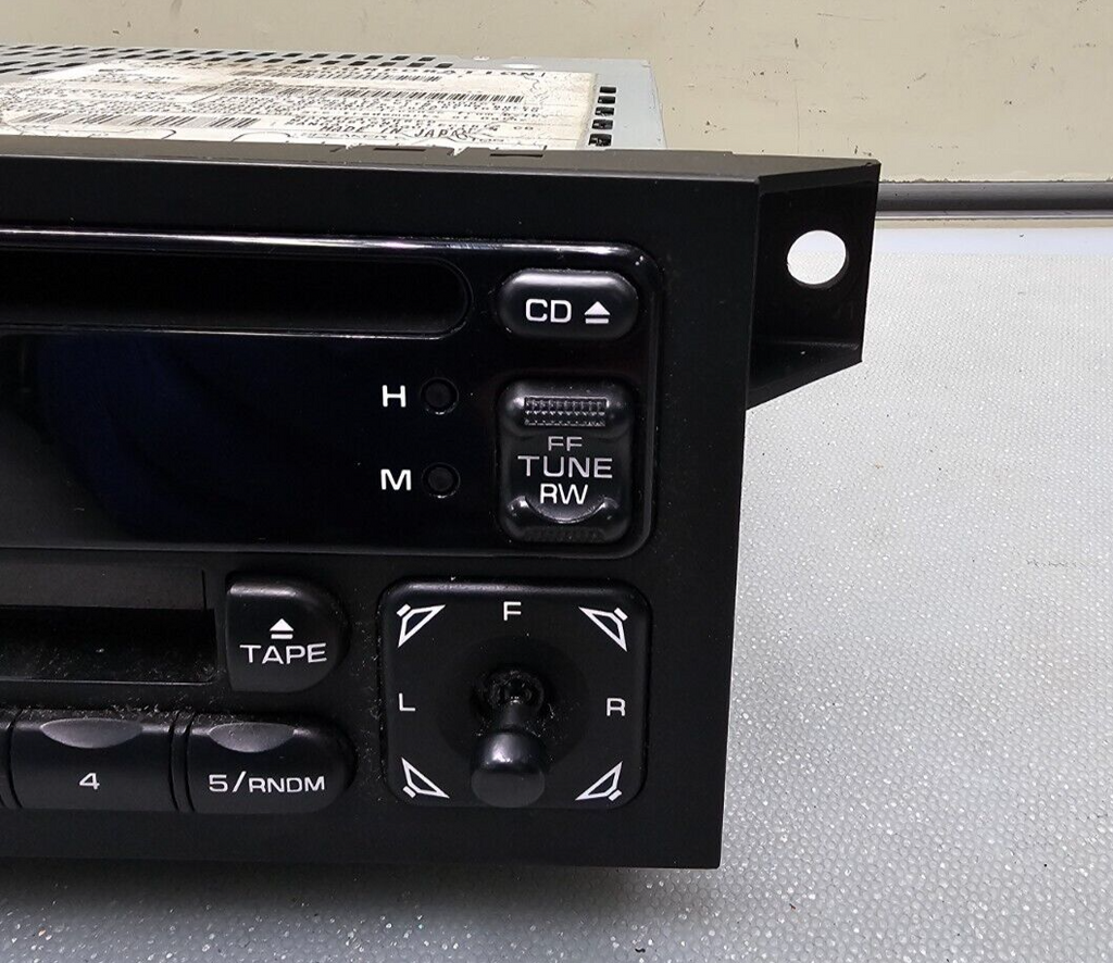 94-02 Dodge Chrysler Jeep Caravan Ram Dakota OE AM FMRadio CDCassette 4704383/DC