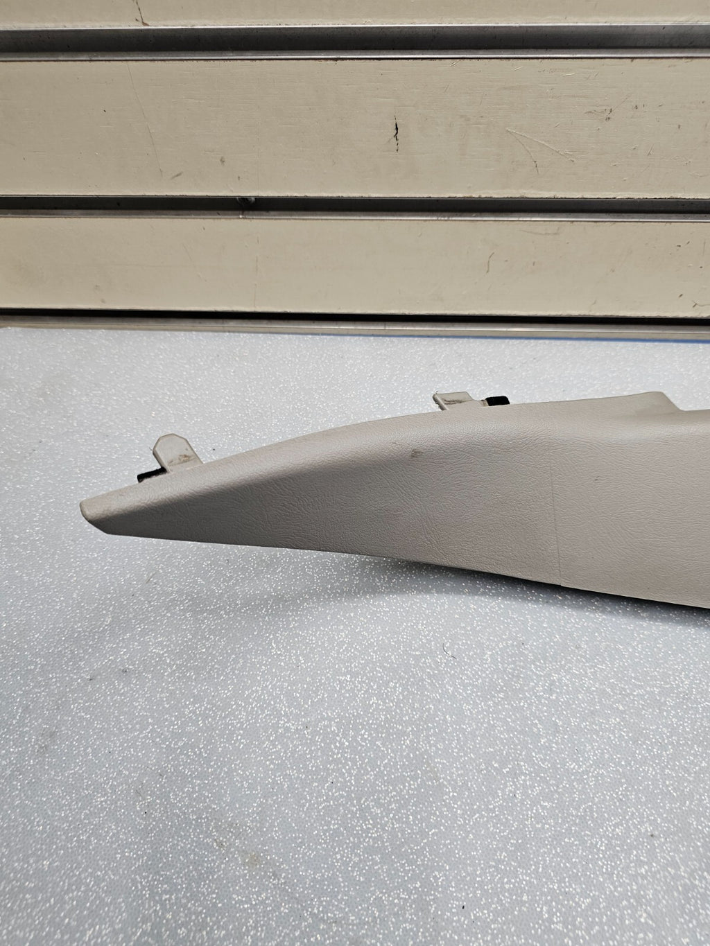 🔥99-06 SILVERADO SIERRA Roof Molding A PILLAR Trim LEFT Driver LIGHT GRAY P3