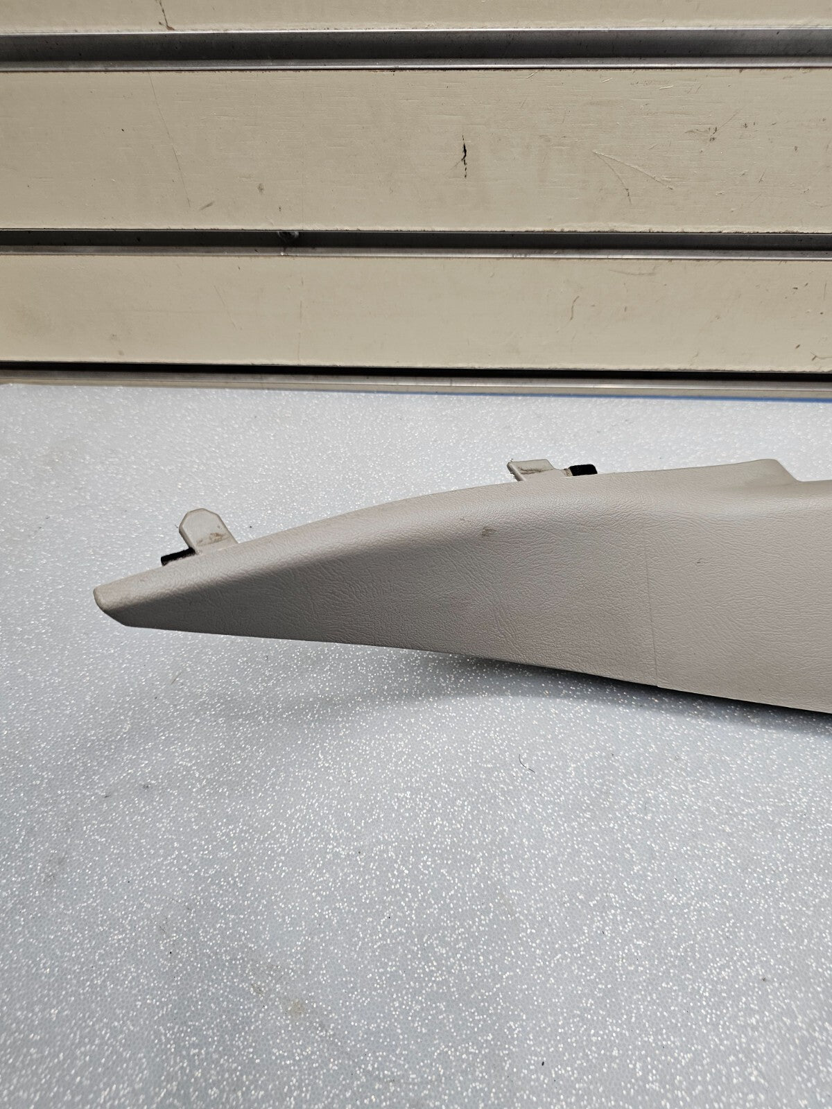 🔥99-06 SILVERADO SIERRA Roof Molding A PILLAR Trim LEFT Driver LIGHT GRAY P3