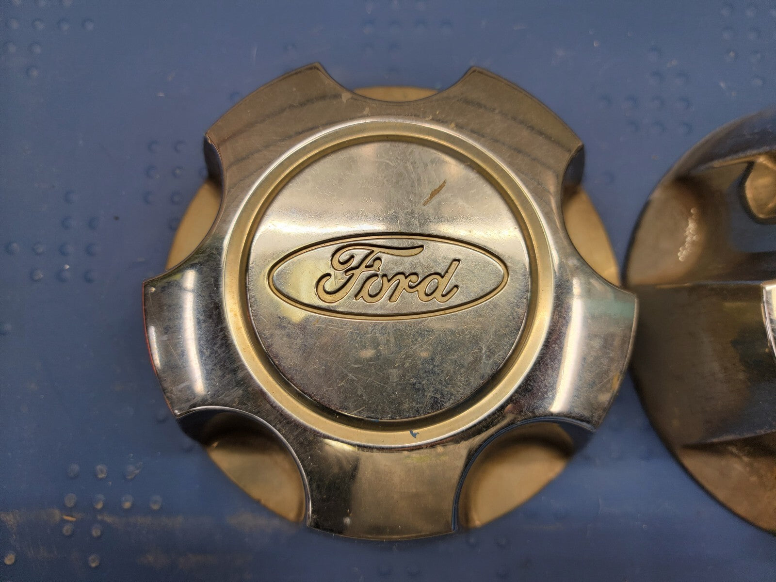 🔥1997-2001 Ford Ranger Explorer wheel center caps set