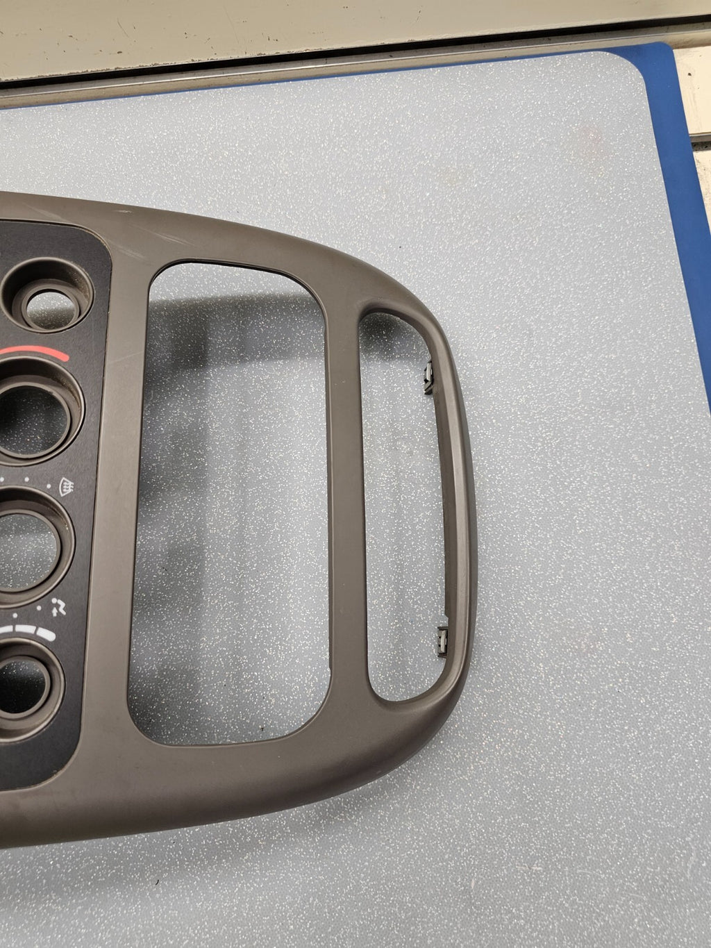 🔥01-05 Chrysler PT CRUISER Dash Radio Bezel Climate Trim Panel TAN B17