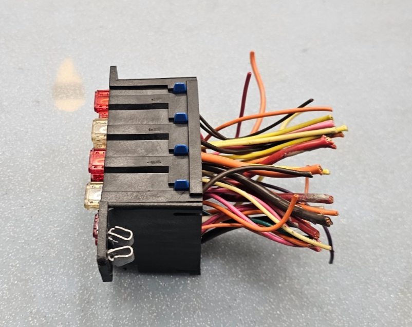 🔥95-00  Silverado Sierra Tahoe yukon Cabin Fuse Box Relay Junction Block Black