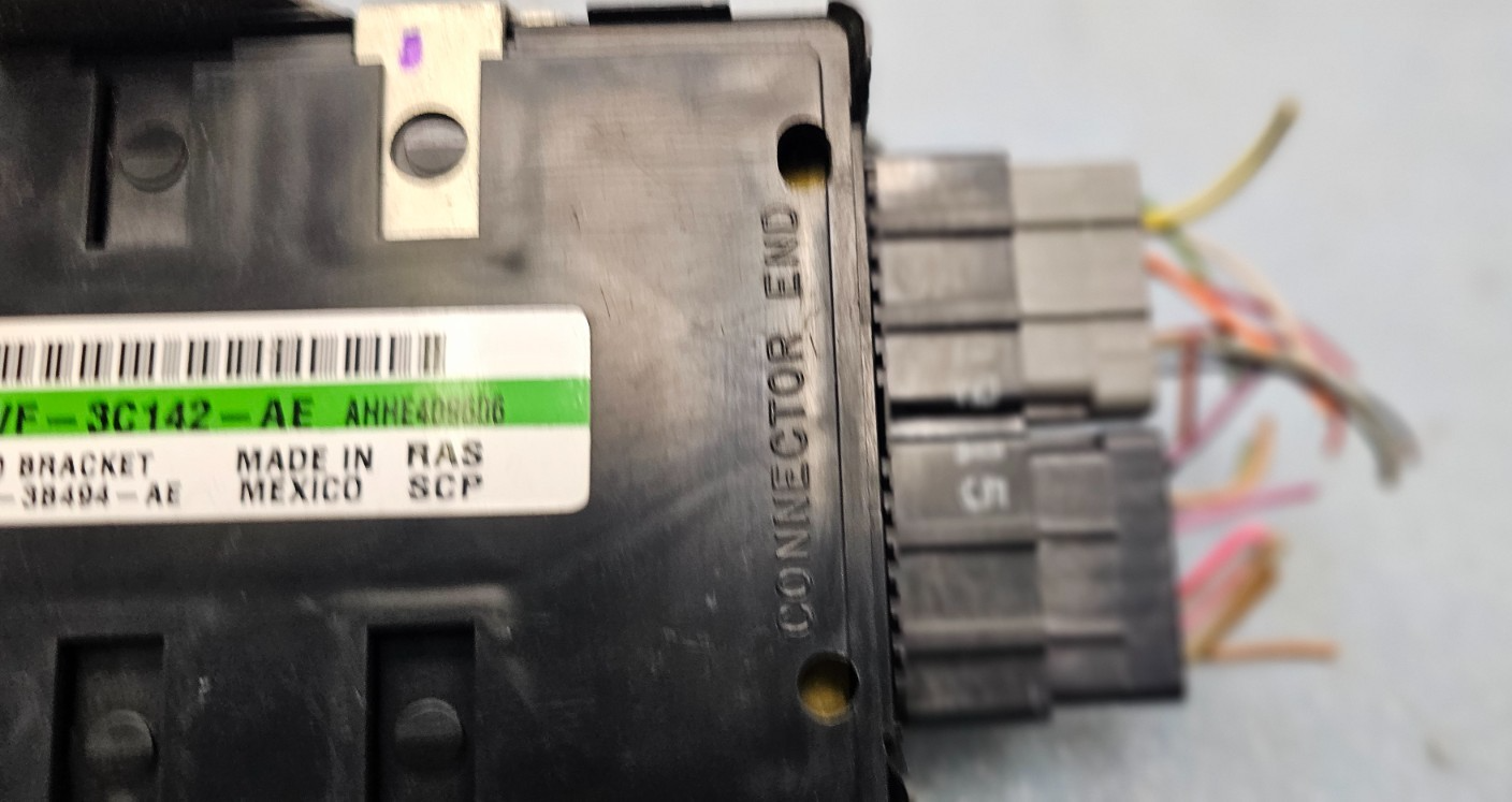 🔥1998-2002 Lincoln Town Car Air Ride Suspension Control Module Assembly
