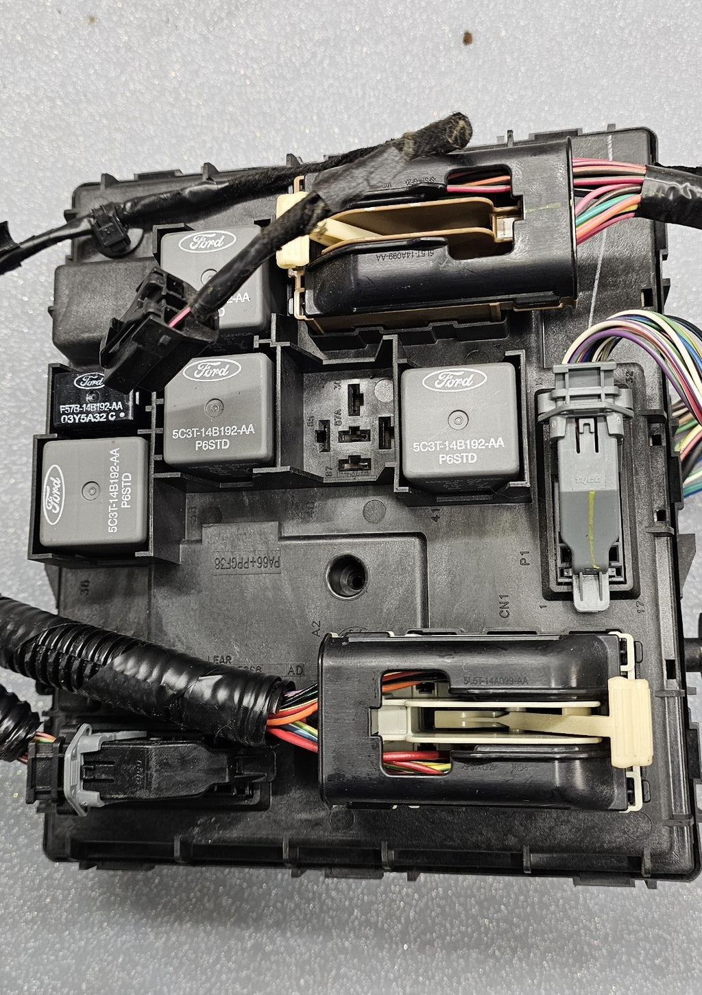 🔥05-07 Ford Escape Interior Relay Fuse Box Cabin
