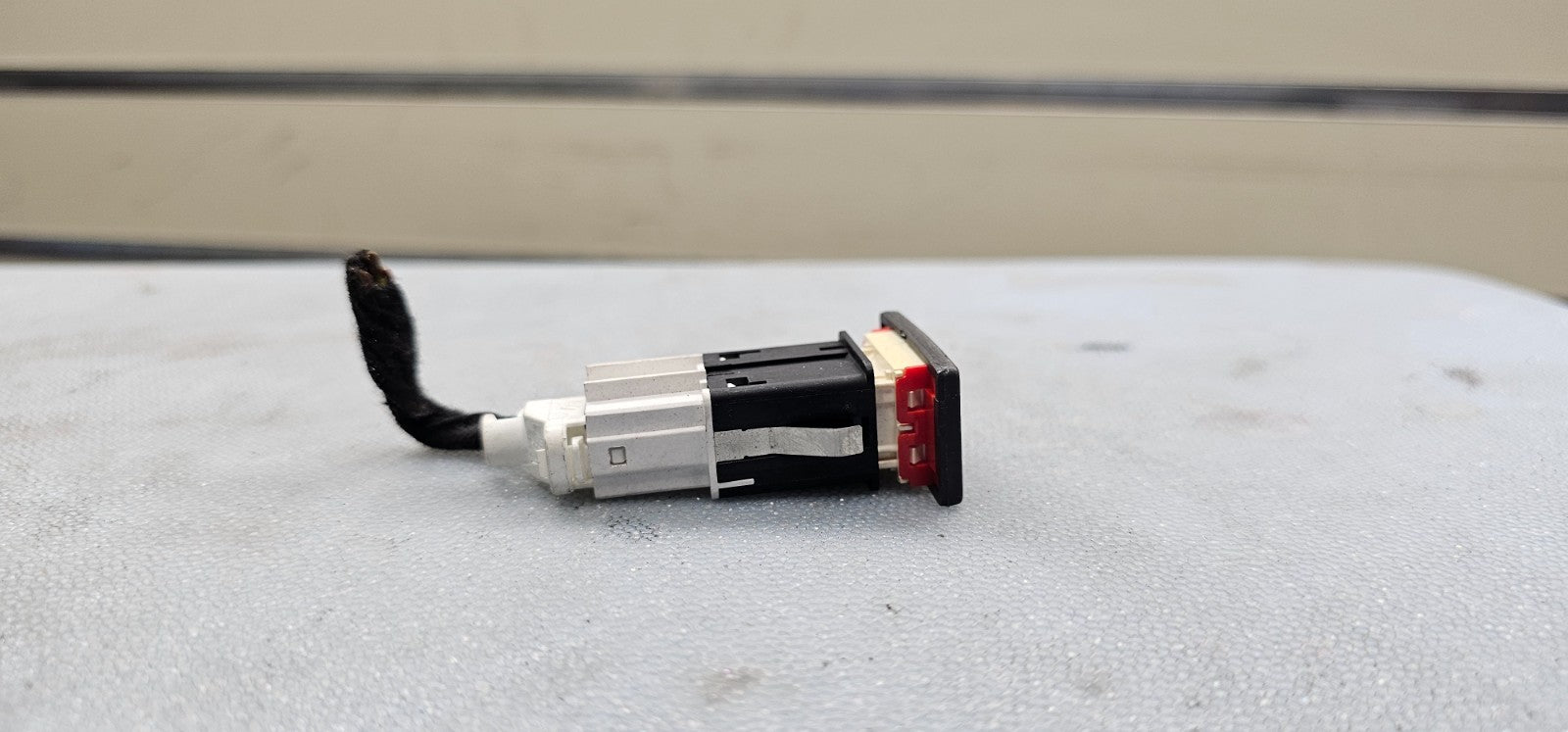 🔥11-15 VW JETTA TDI MK6 Genuine FLasher Hazard Emergency Warning Light Switch