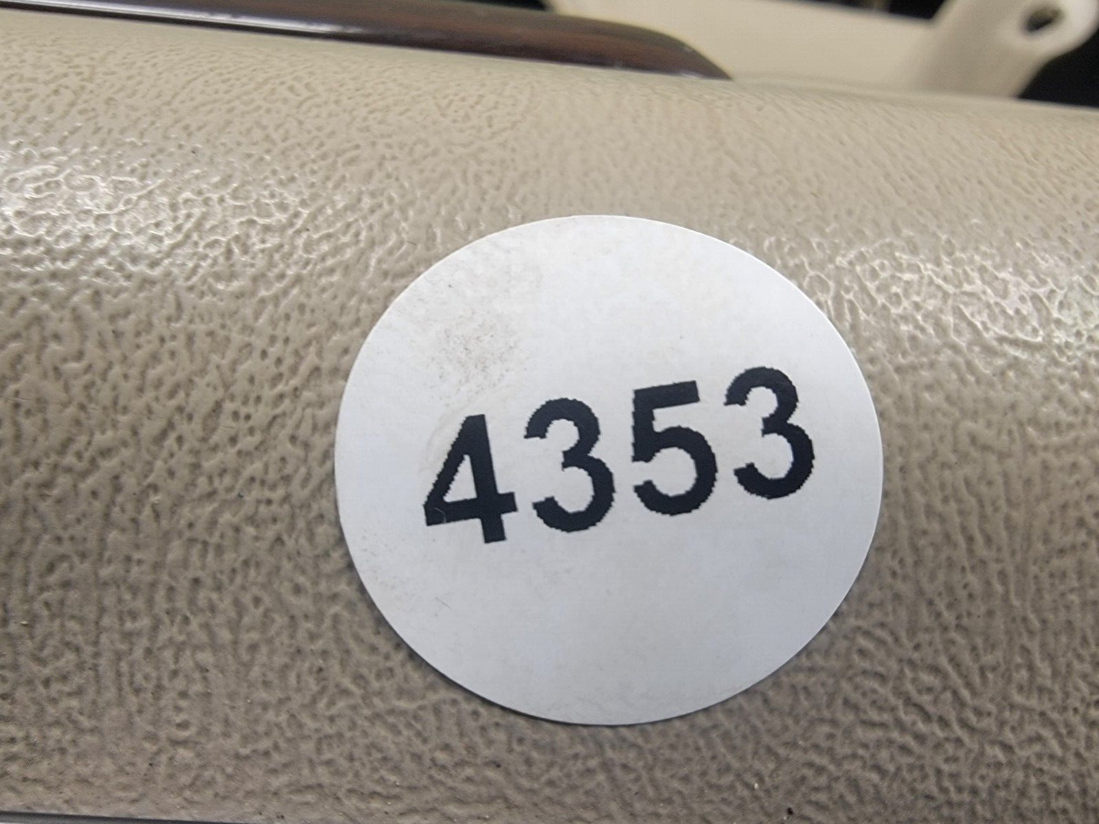 🔥2003-2006 Chevy Silverado SIERRA Door Panel Front right passenger side Tan D5