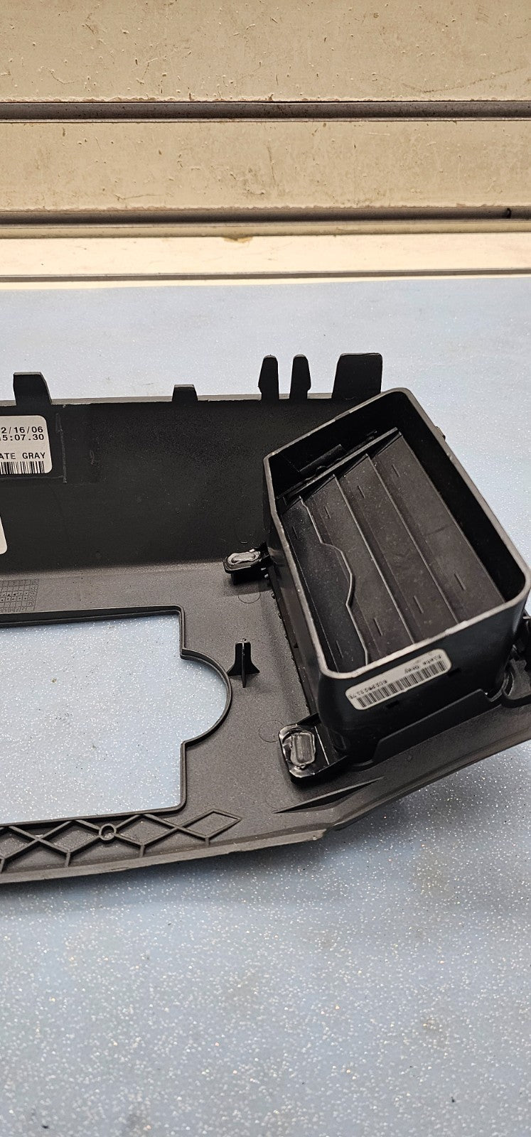 🔥05-07 Grand Cherokee Center Radio Dash Bezel Trim Panel Surround Balck B30