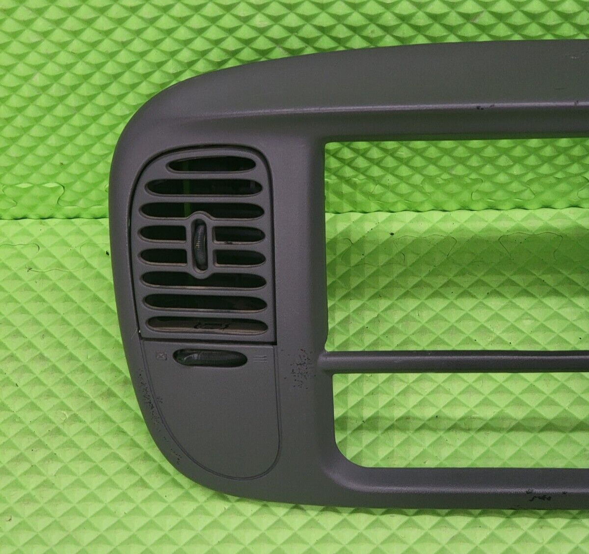 🔥97-03 Ford F150 Center Dash Radio Climate BEZEL Trim Panel🔴AIRBG Line Gray B1