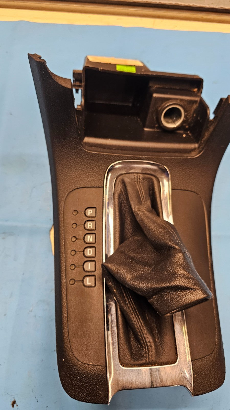 🔥08-12 MALIBU AUTOMATIC TRANSMISSION FLOOR GEAR LEVER SHIFTER TRIM BEZEL Black