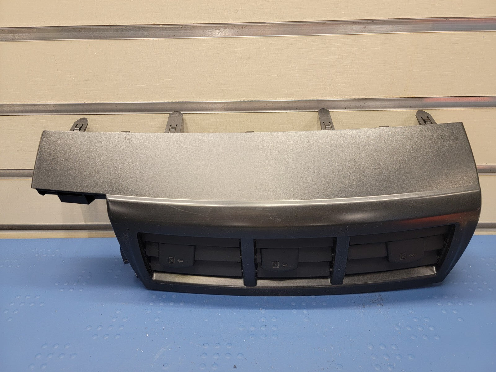 🔥2012-2014 Toyota Prius V Center Dash Vent Heater Air Conditioner Vents OEM