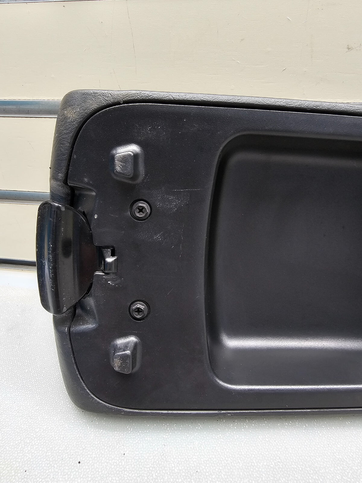 🔥02-07 Jeep Liberty Front Center Console Arm Rest Cover Lid Assembly Black OEM