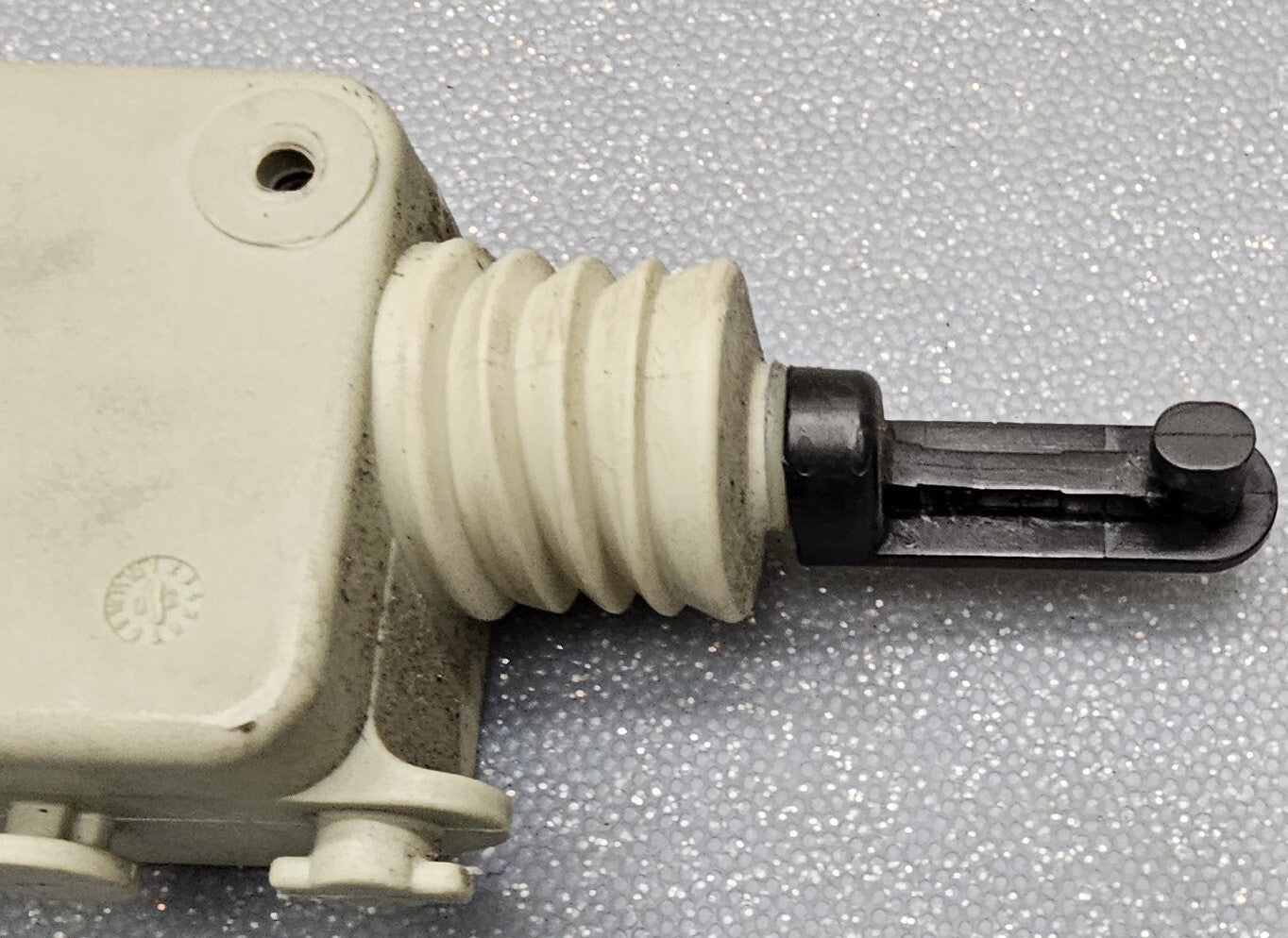01-04 FORD ESCAPE MAZDA TRIBUTE REAR LIFTGATE LOCK LATCH ACTUATOR OEM/FE