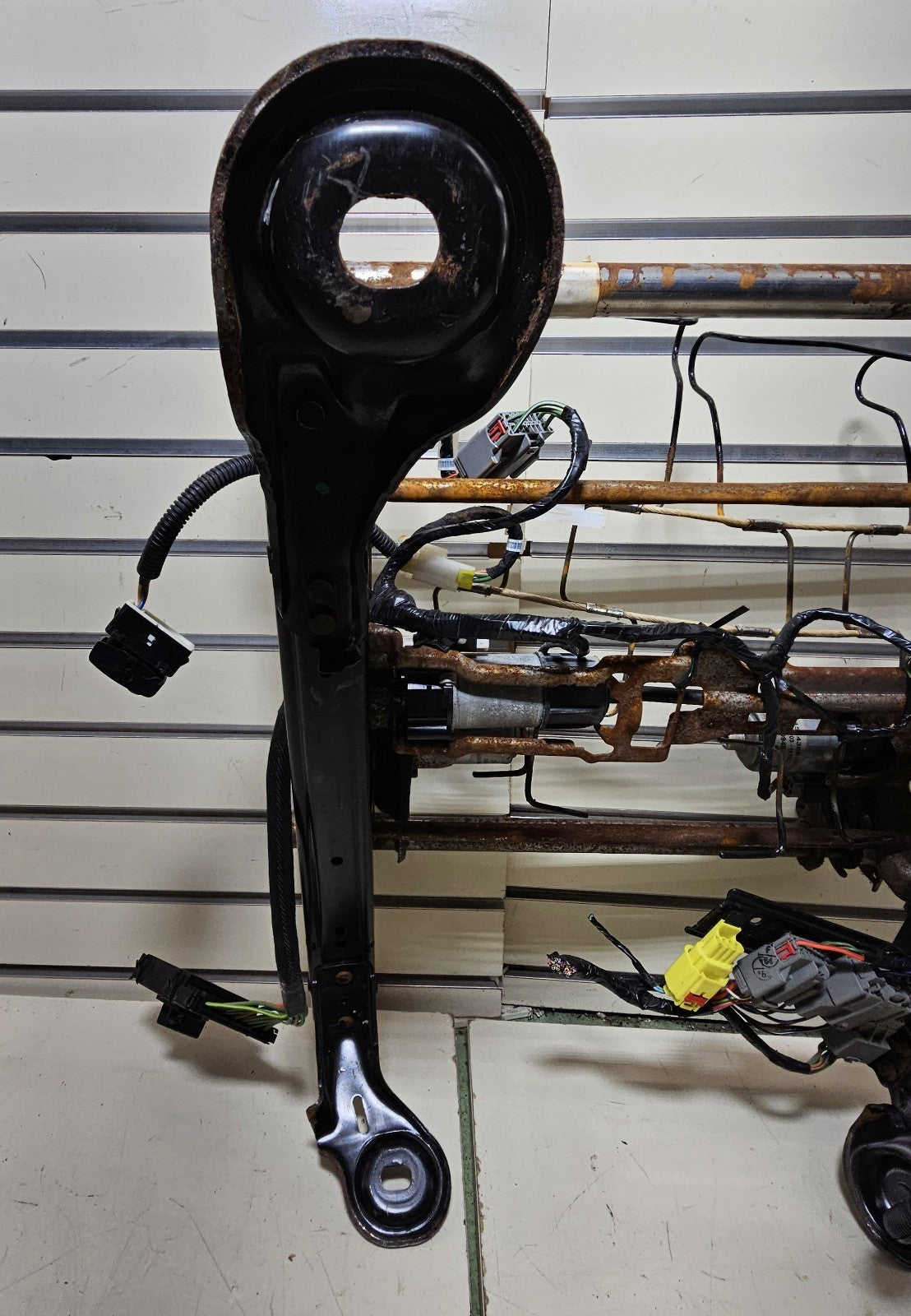 🔥09-19 Dodge Ram Left Driver Lower Front Power Seat Adjusting Track Frame Motor