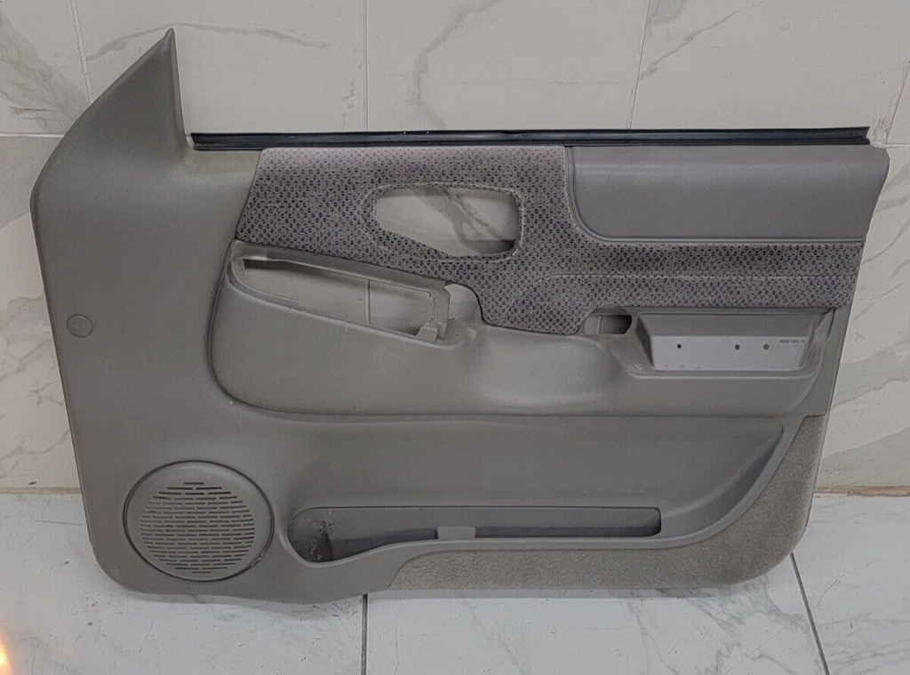 98-04 Chevy Blazer Jimmy S-10 GMC Sonoma Front Door Panels Auto OEM RIGHT GRAY
