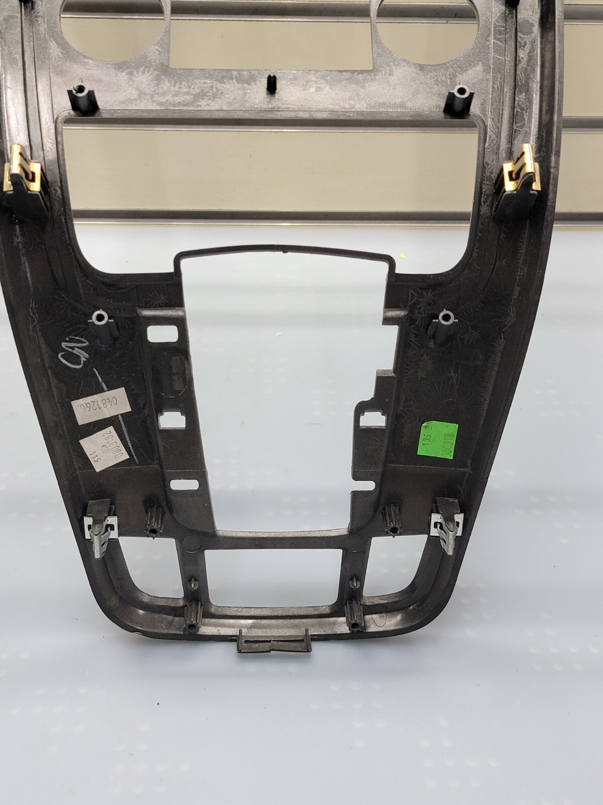 07-09 Chevrolet Equinox Center Dash Radio Climate Bezel Surround Trim silver
