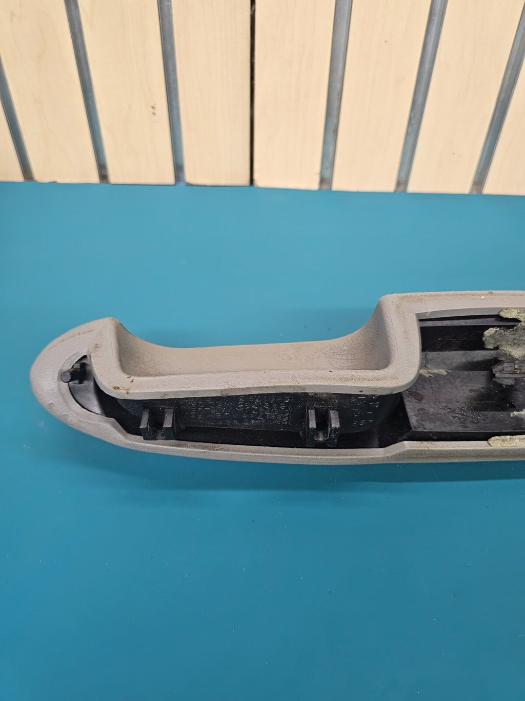 🔥95-99 Chevy GMC Silverado CK Front Right Passenger DOOR PANEL PULL HANDLE TAN