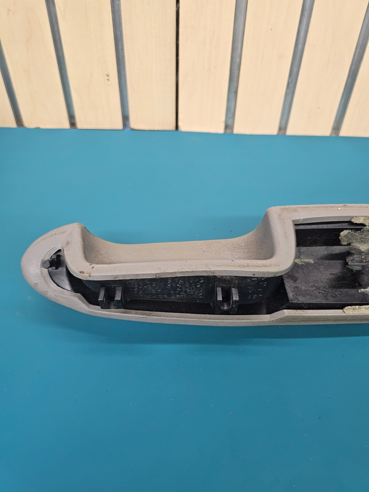 🔥95-99 Chevy GMC Silverado CK Front Right Passenger DOOR PANEL PULL HANDLE TAN