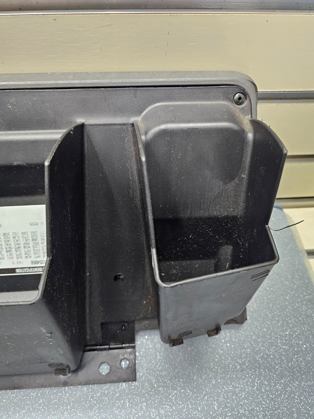 🔥99-06 SILVERADO SIERRA Dash GLOVE BOX Storage Compartment Assembly GRAY G3