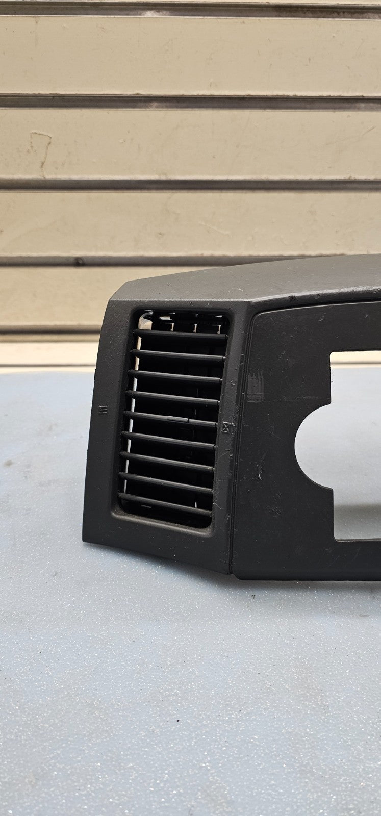 🔥05-07 Grand Cherokee Center Radio Dash Bezel Trim Panel Surround Balck B30
