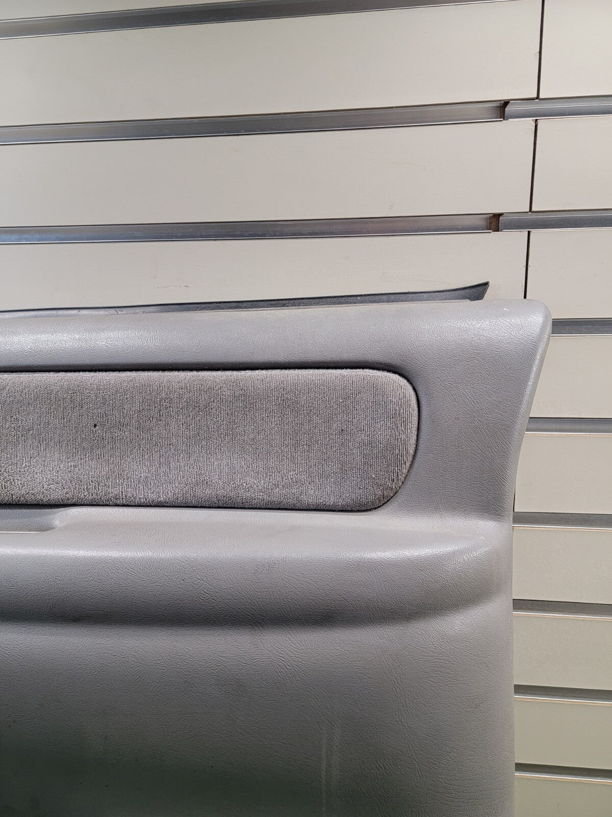 🔥95-99 Chevy GMC Silverado C/K DOOR PANEL Front Passenger Right Gray OEM D2