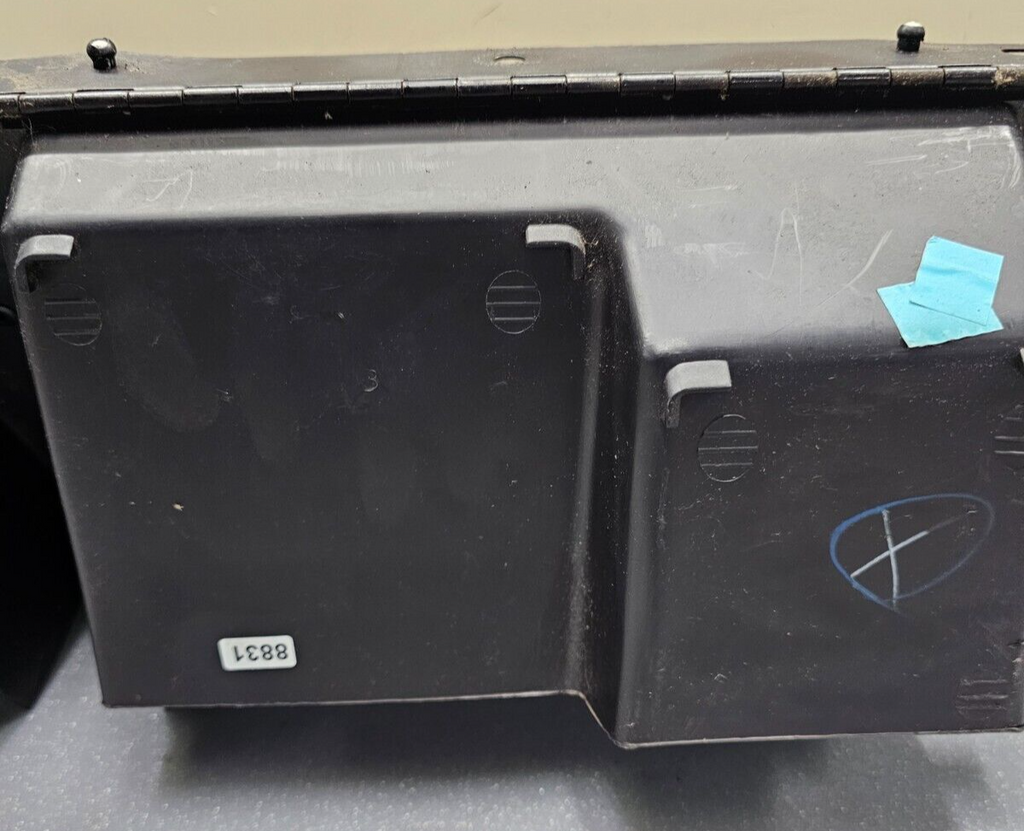 99-06 SILVERADO SIERRA Dash GLOVE BOX Storage Compartment Assembly Black G3